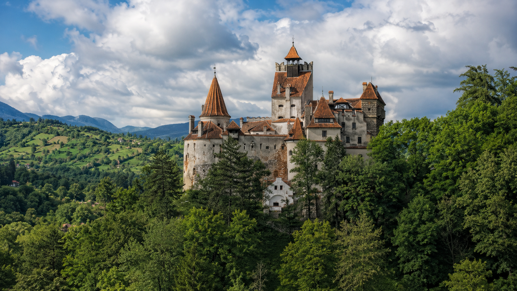 Castillo de Bran en Rumanía, destino económico con historia y naturaleza