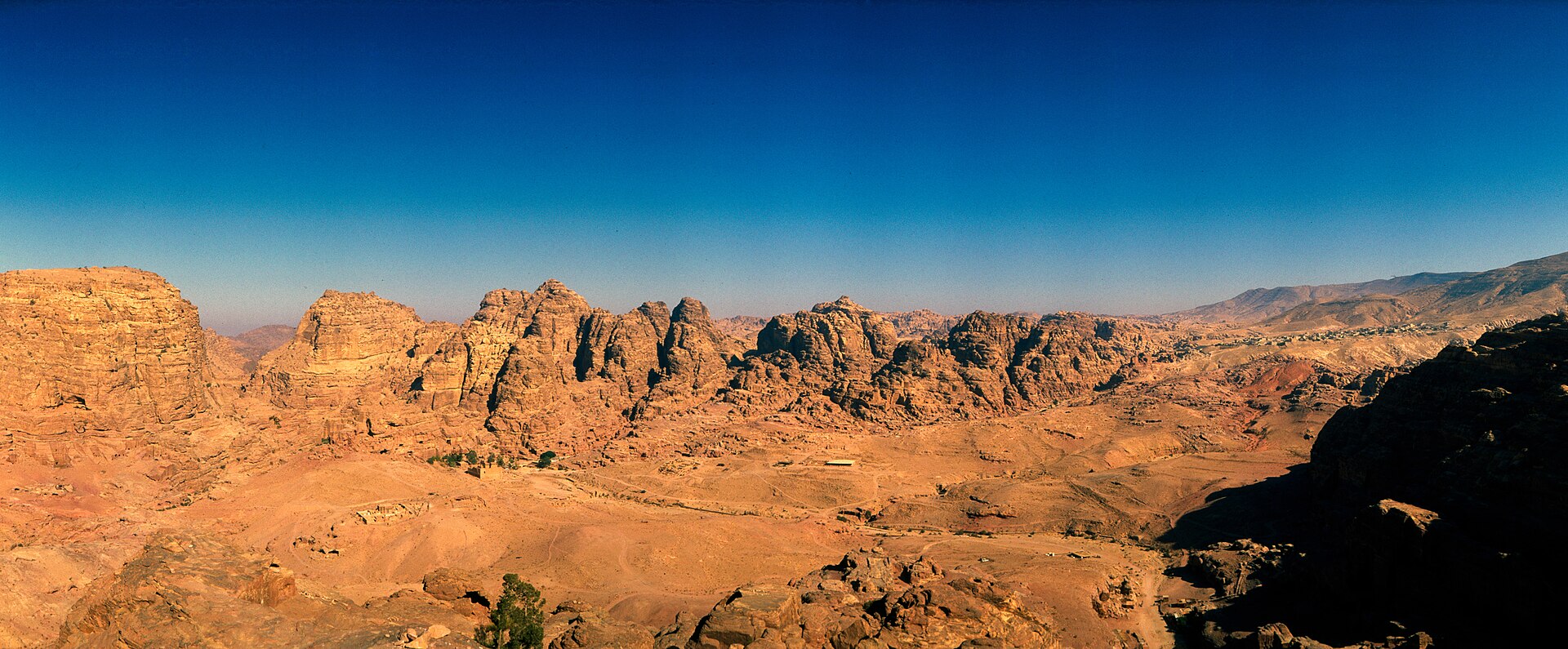 Vista panorámica de Petra en Jordania