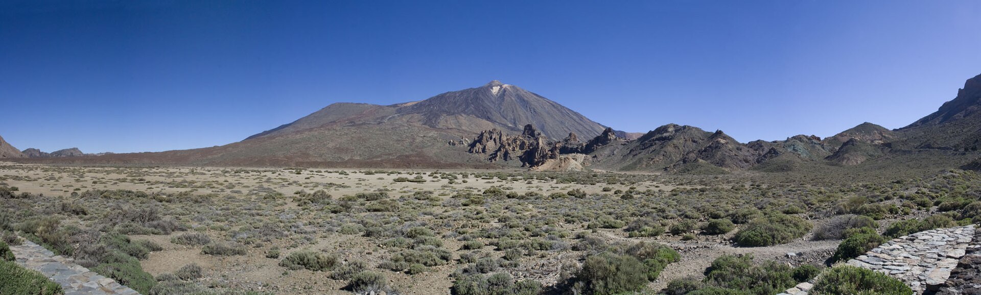 Vista panorámica del Teide y el paisaje volcánico de Tenerife, Canarias