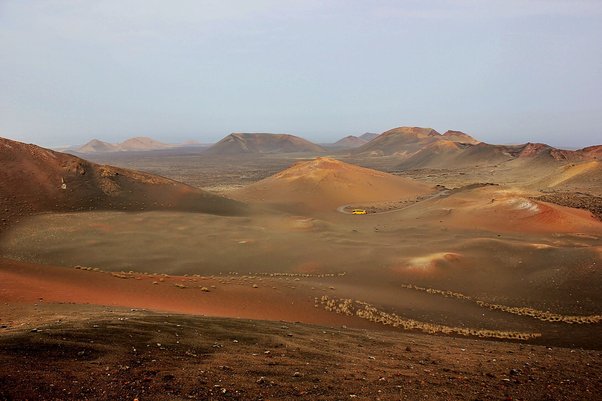 Paisaje volcánico del Parque Nacional de Timanfaya en Lanzarote