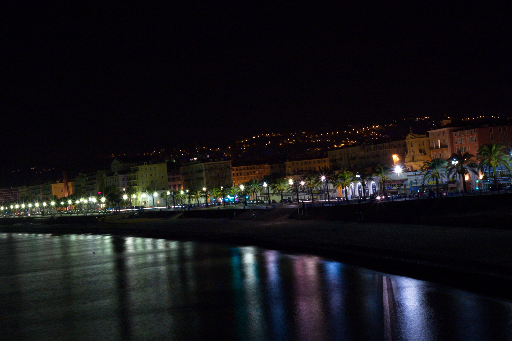 Paseo de los Ingleses junto al Mediterráneo en Niza